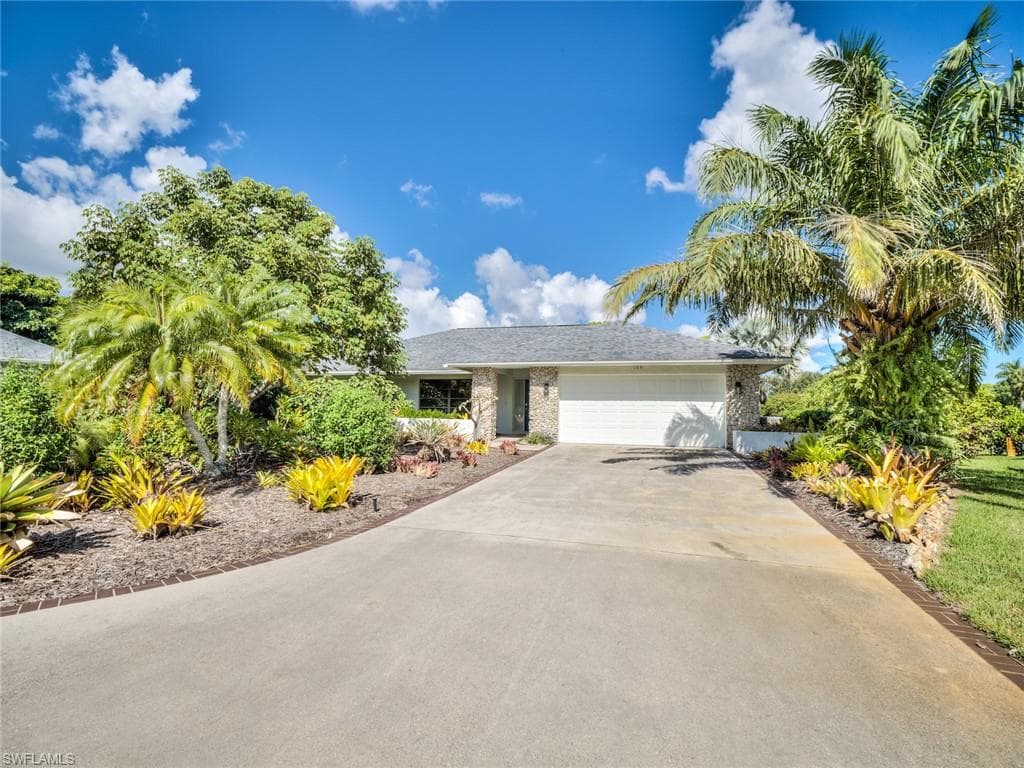 106 Cherry Hill CT NAPLES, FL 34113