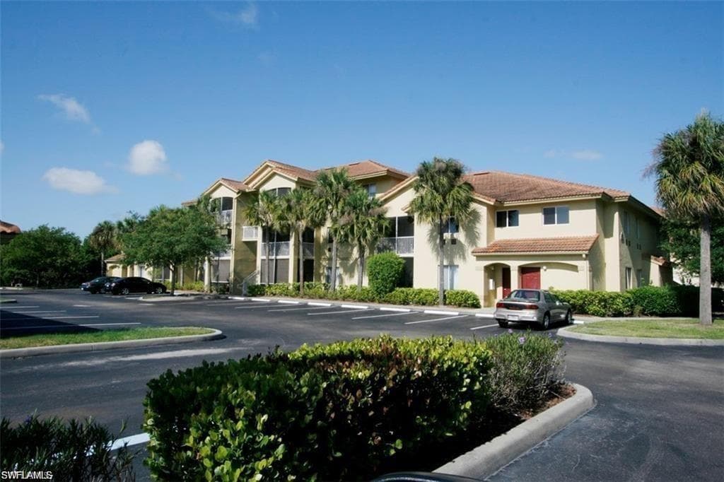 6401 Aragon WAY 208 FORT MYERS, FL 33966