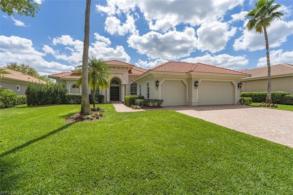 932 Glen Lake CIR NAPLES, FL 34119