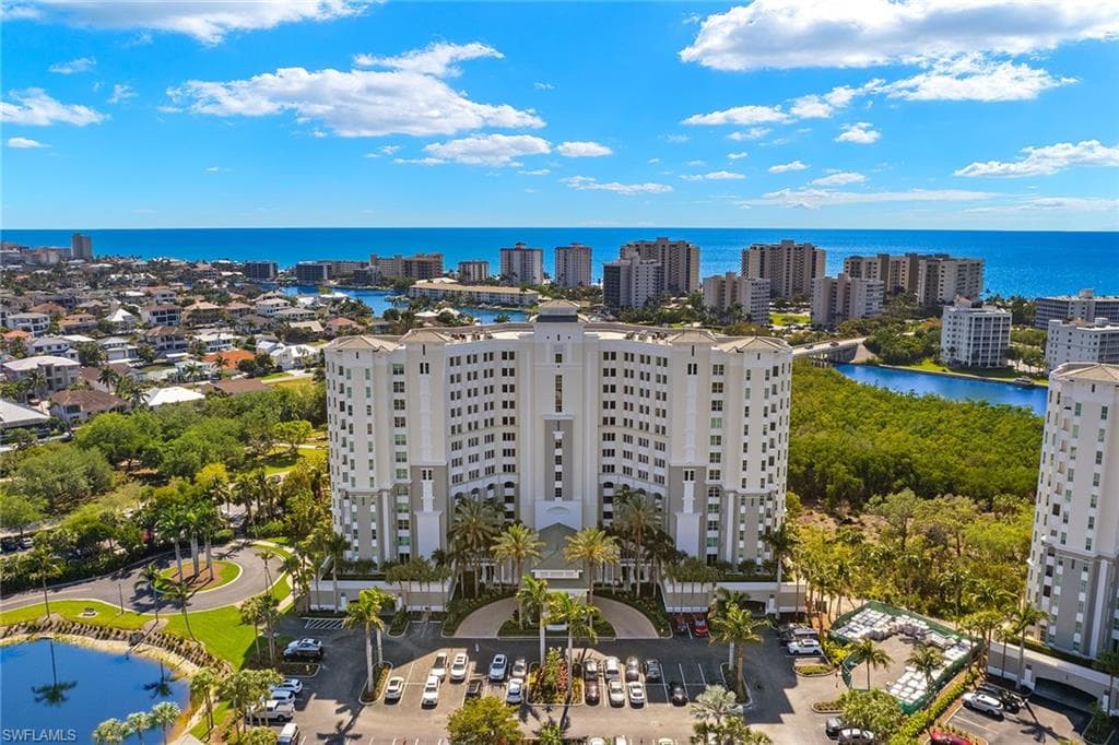 300 Dunes BLVD 901 NAPLES, FL 34110