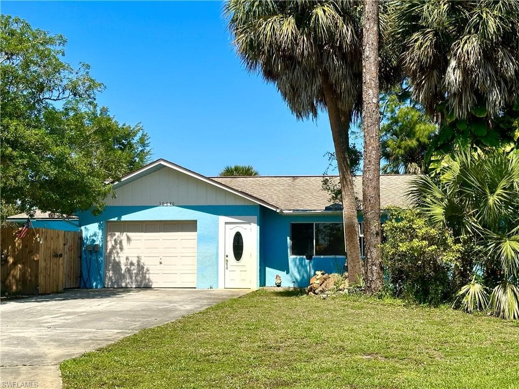 10090 Sunshine DR BONITA SPRINGS, FL 34135