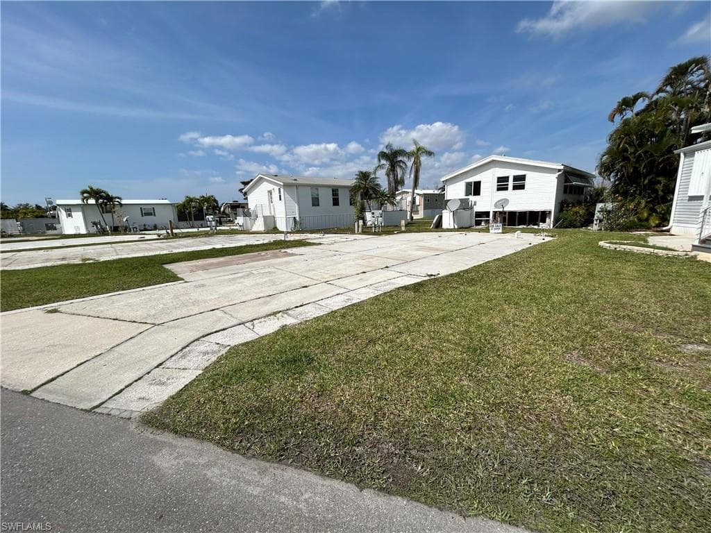 19681 Summerlin RD FORT MYERS, FL 33908