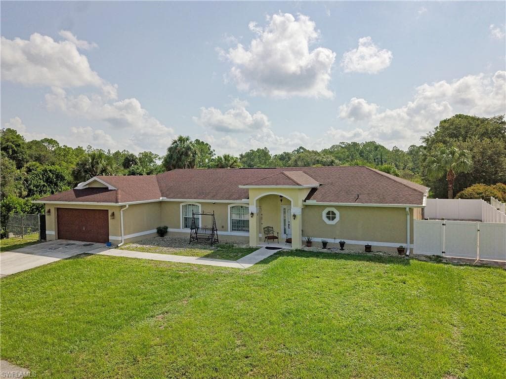 210 10th ST SE NAPLES, FL 34117