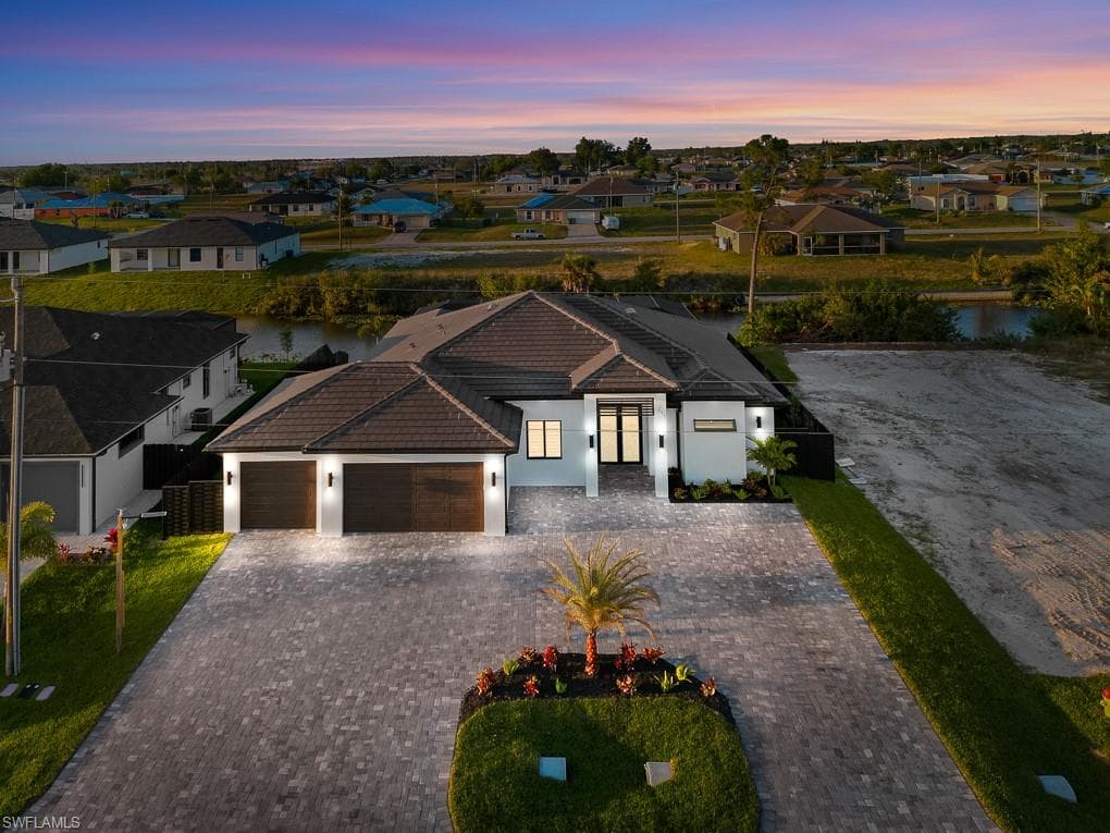 1711 12th ST CAPE CORAL, FL 33909