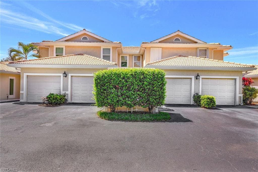 410 Emerald Bay CIR D5 NAPLES, FL 34110