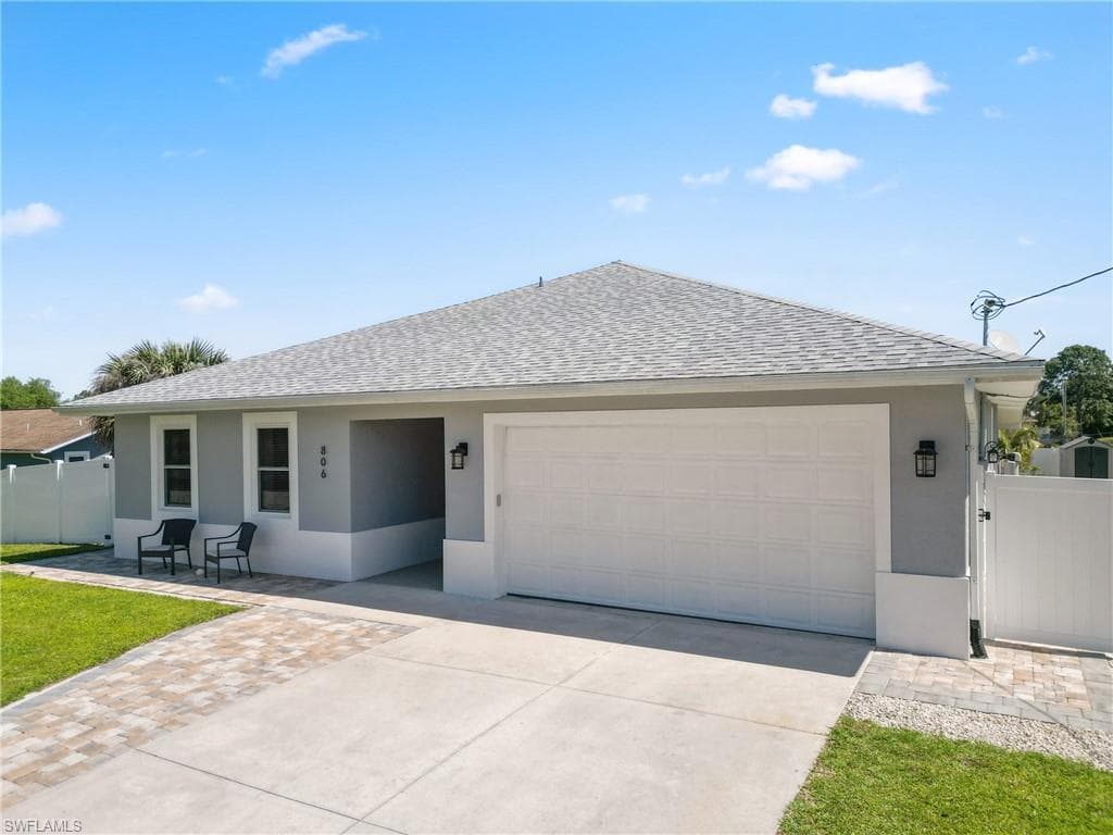 806 Hibiscus AVE LEHIGH ACRES, FL 33972
