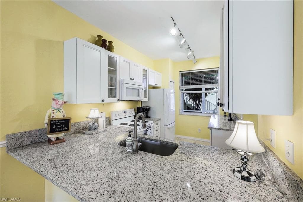1308 Mainsail DR 912 NAPLES, FL 34114