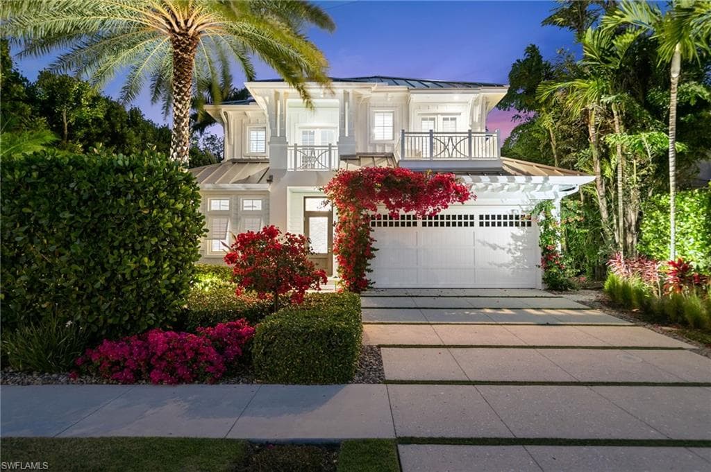 41 5th ST S NAPLES, FL 34102
