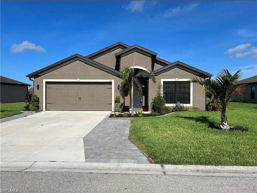 150 Shadow Lakes DR LEHIGH ACRES, FL 33974