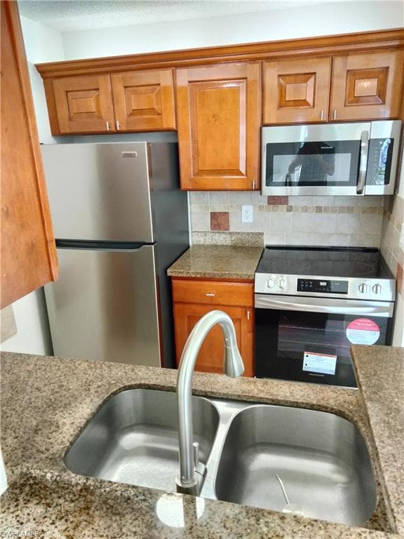 142 Santa Clara DR 14 NAPLES, FL 34104