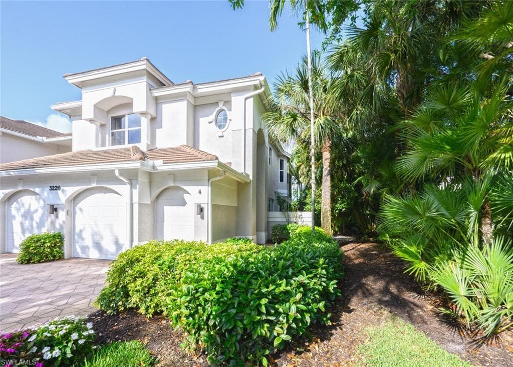 3220 Hamlet DR 10-4 NAPLES, FL 34105