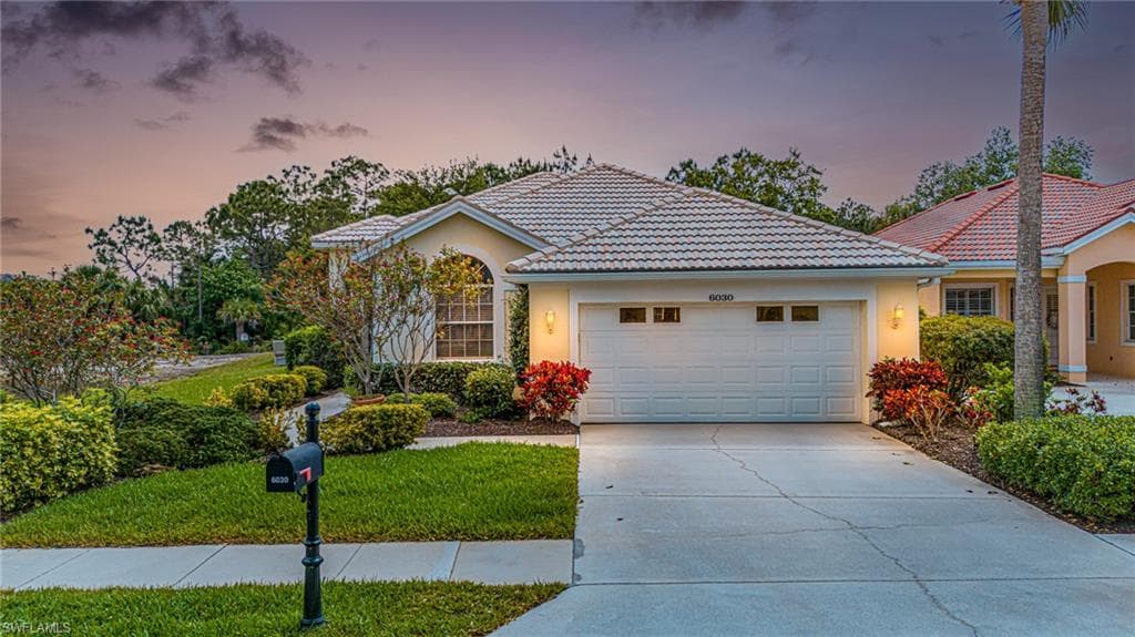 6030 Highwood Park LN NAPLES, FL 34110