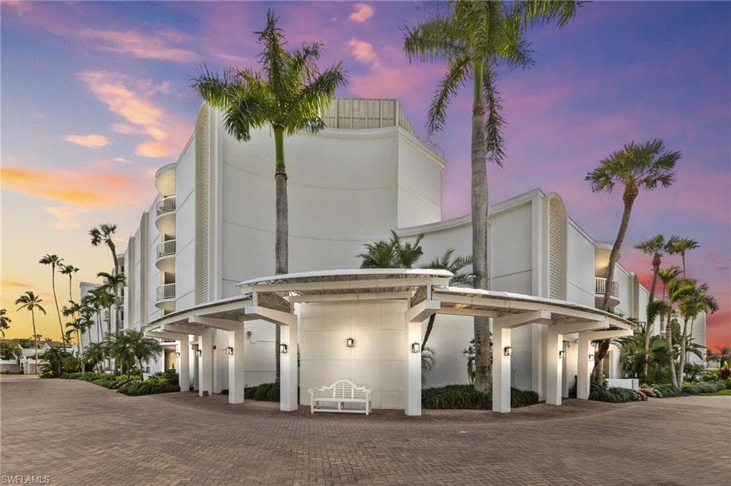 400 Park Shore DR 502 NAPLES, FL 34103