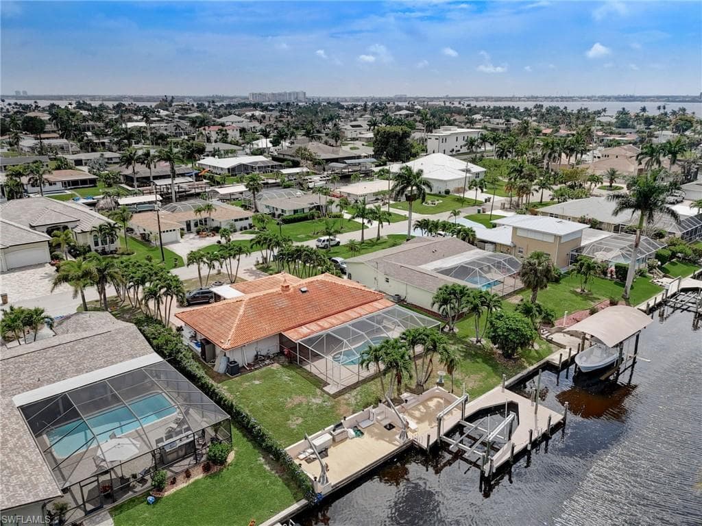 5614 Deauville CT CAPE CORAL, FL 33904