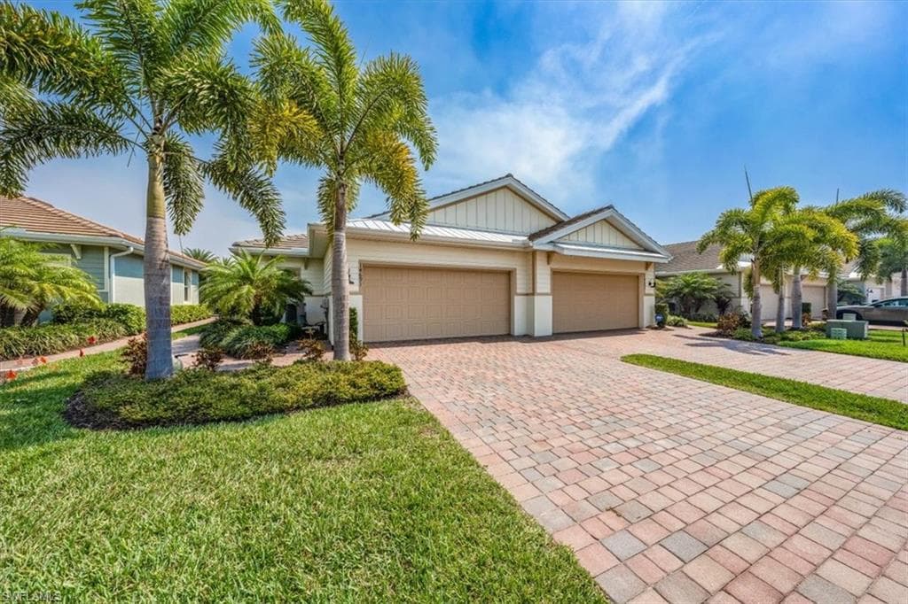 14691 Edgewater CIR NAPLES, FL 34114