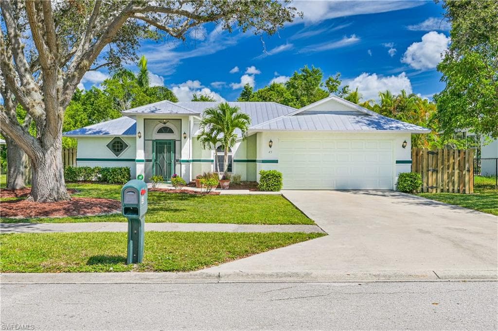 45 Wickliffe DR NAPLES, FL 34110
