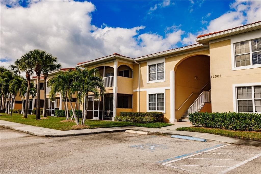 12505 McGregor BLVD 213B FORT MYERS, FL 33919