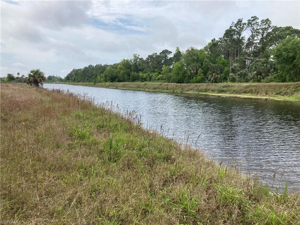 16051 10 Mile DR FORT MYERS, FL 33912