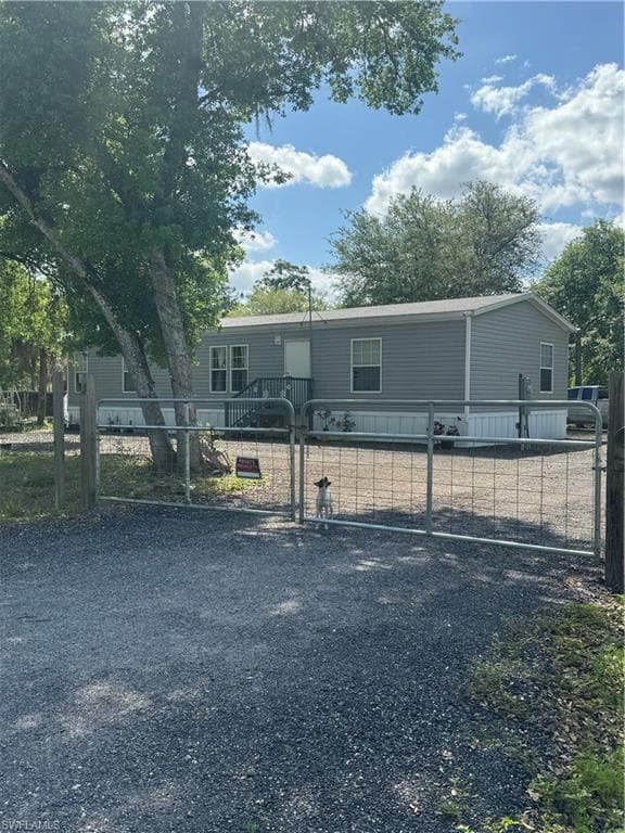 530 S Estribo ST CLEWISTON, FL 33440
