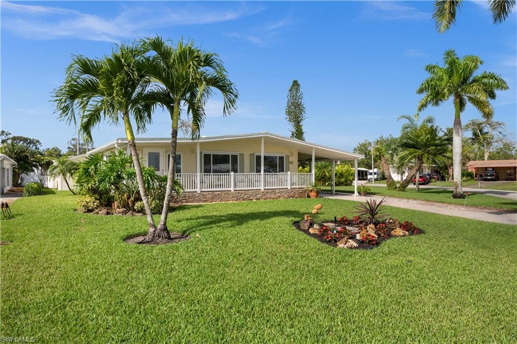 9349 Royal CT BONITA SPRINGS, FL 34135