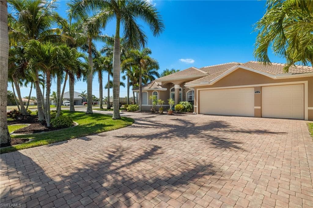 2710 SW 27th PL CAPE CORAL, FL 33914
