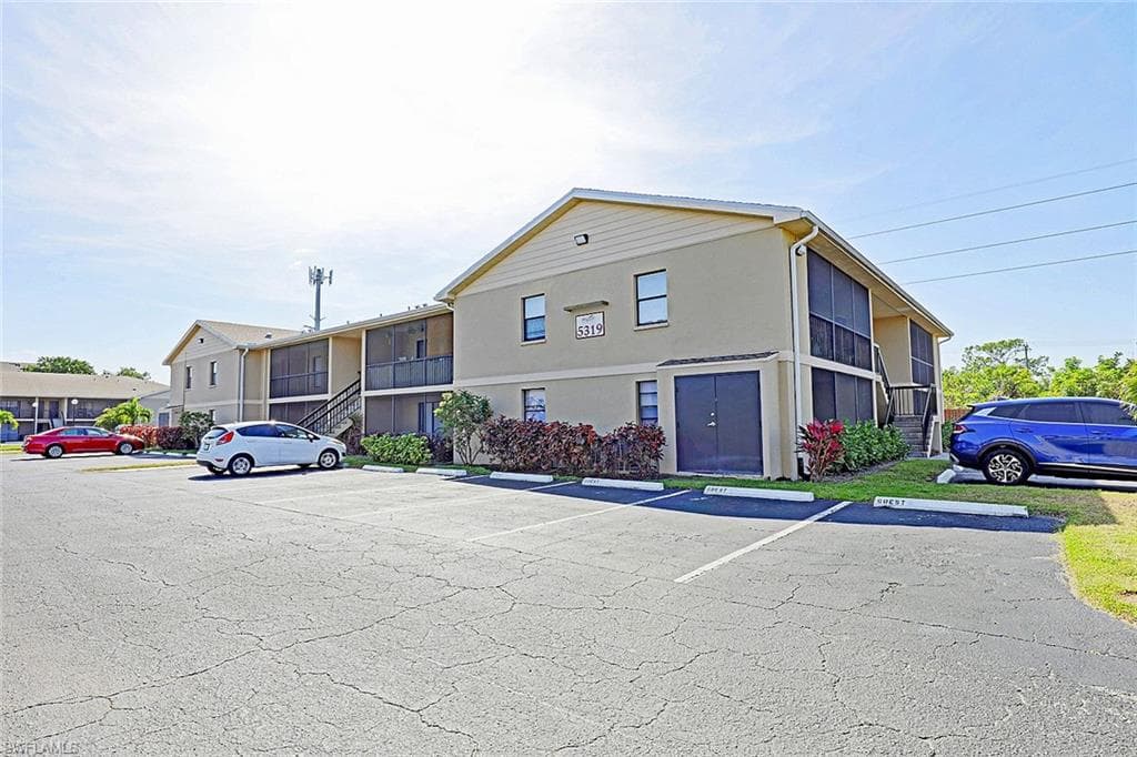 5319 Summerlin RD 1902 FORT MYERS, FL 33919