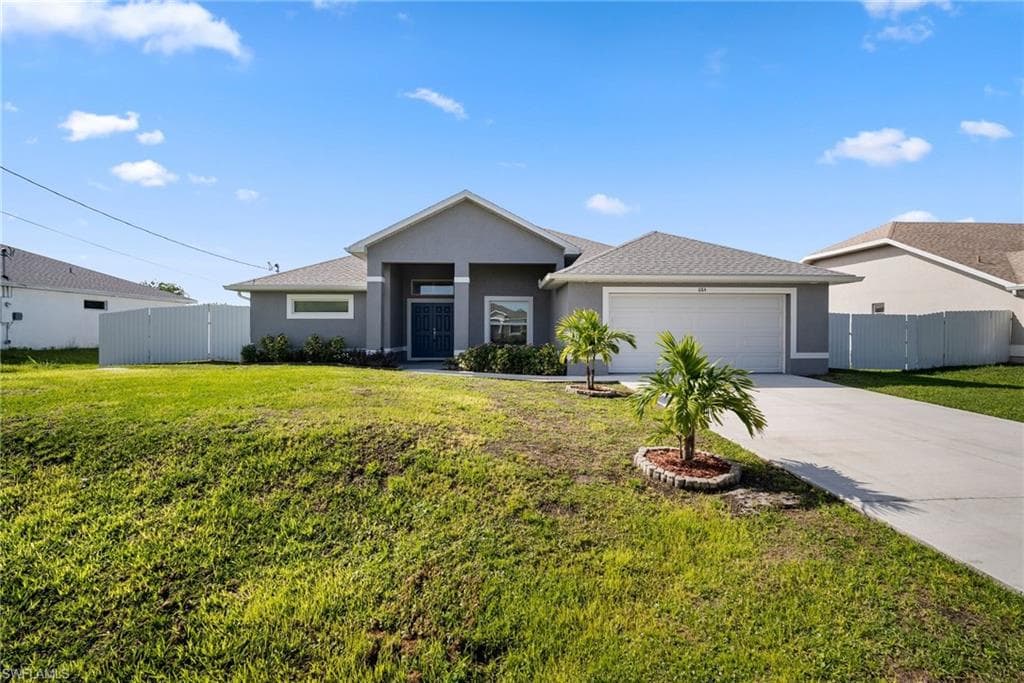 684 Manhattan ST E LEHIGH ACRES, FL 33974