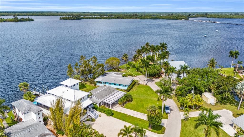 4567 E Riverside DR FORT MYERS, FL 33905