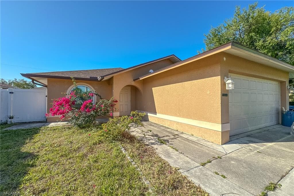 11652 Saunders AVE BONITA SPRINGS, FL 34135