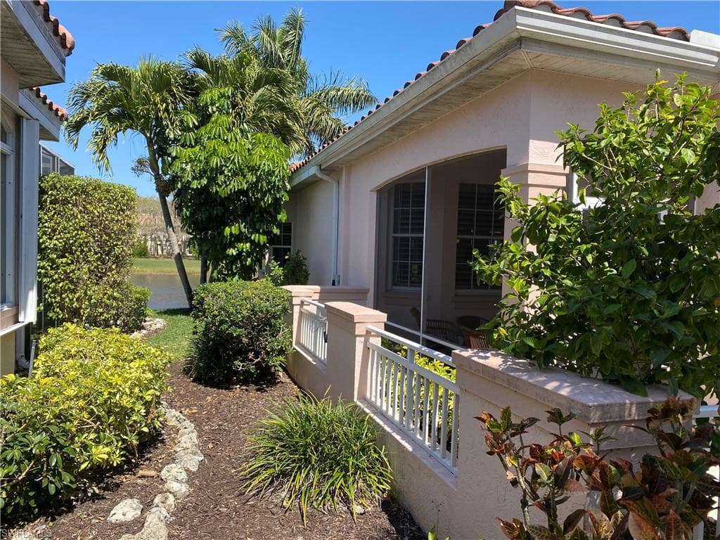 9141 Las Maderas DR BONITA SPRINGS, FL 34135