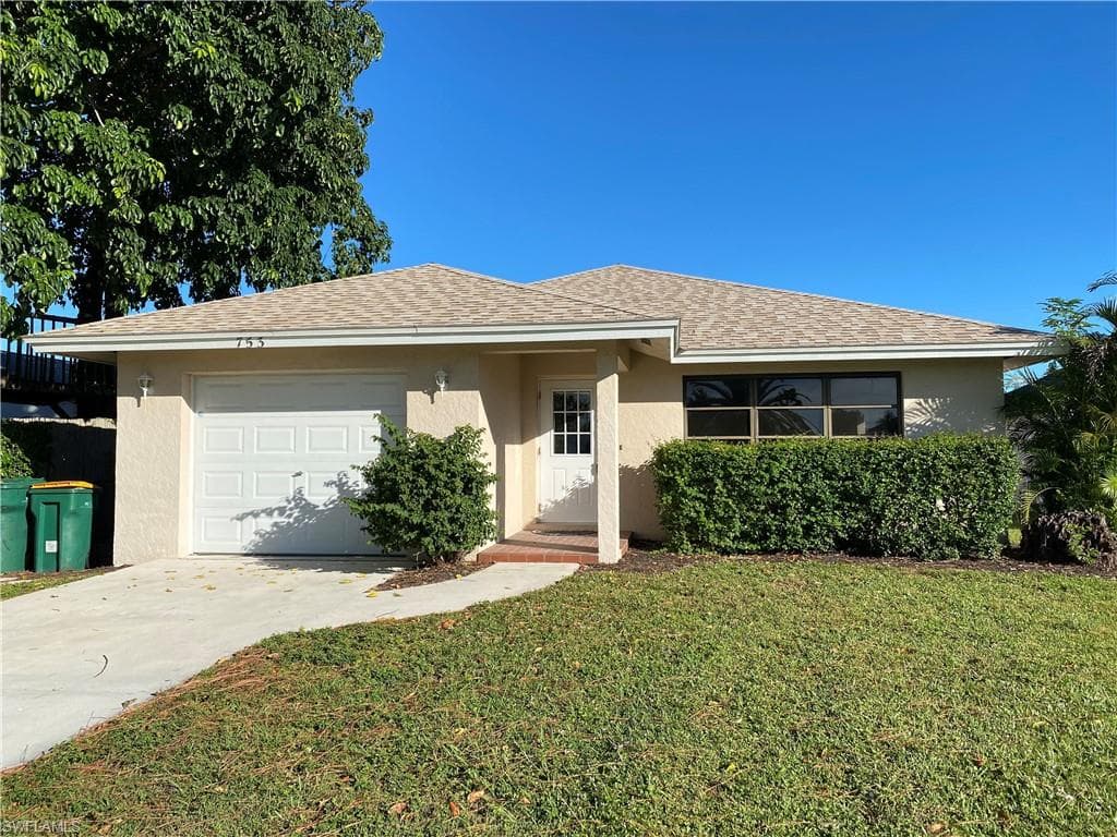 753 105th AVE N NAPLES, FL 34108