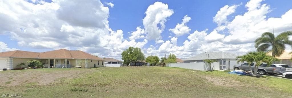 1105 12th TER CAPE CORAL, FL 33909