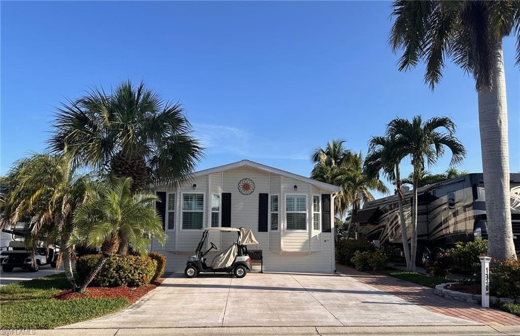 1170 Silver Lakes BLVD NAPLES, FL 34114
