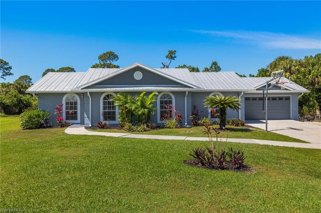 1061 15th ST SW NAPLES, FL 34117