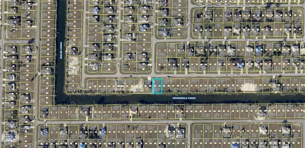 216 NE 25th TER CAPE CORAL, FL 33909