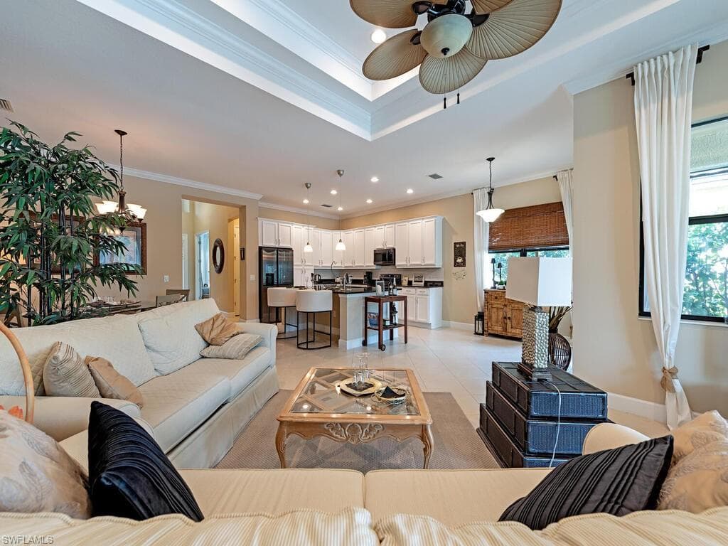 9076 Isla Bella CIR BONITA SPRINGS, FL 34135