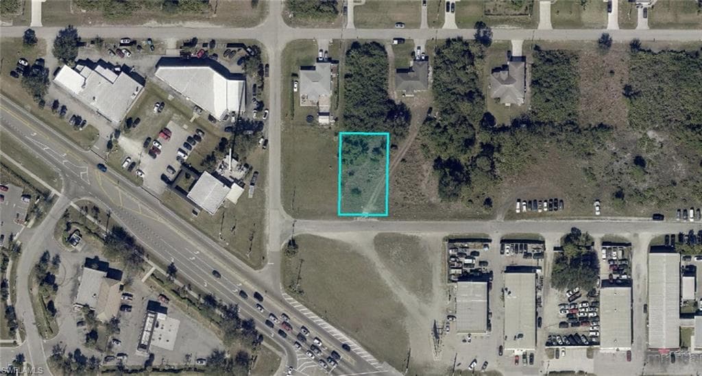 3216 5th ST W LEHIGH ACRES, FL 33971