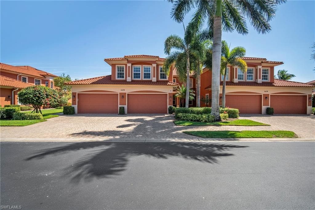6438 Legacy CIR 301 NAPLES, FL 34113