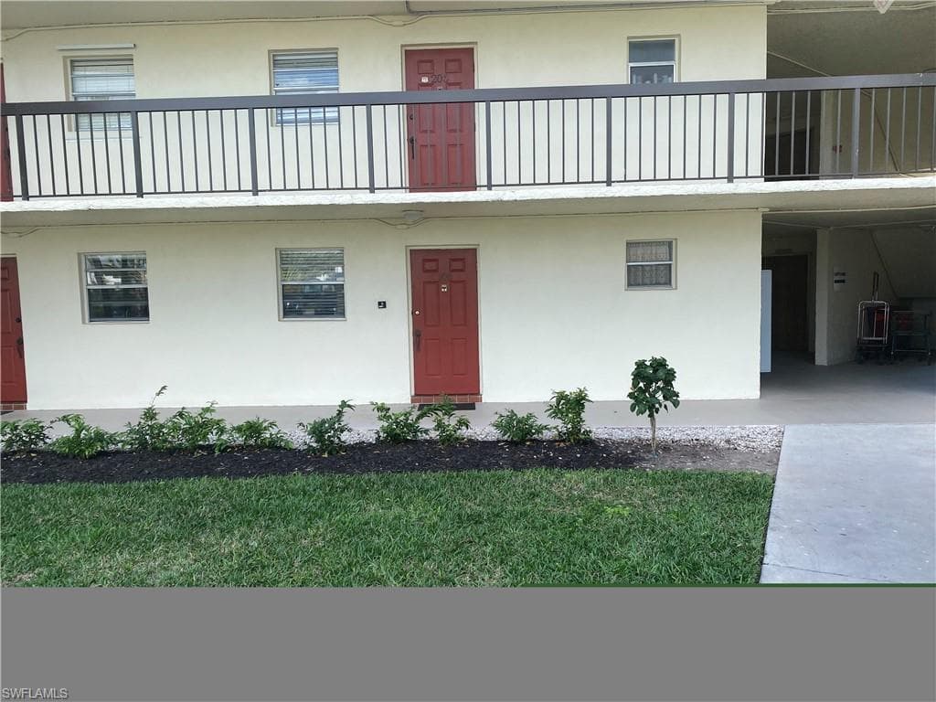 4380 27th CT SW 1-106 NAPLES, FL 34116