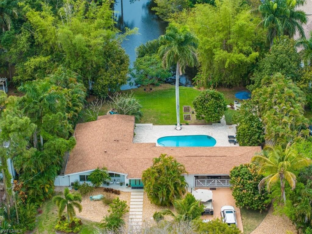2461 11th ST N NAPLES, FL 34103