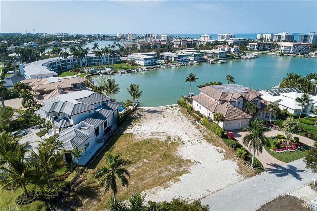 262 Bay PT NAPLES, FL 34103