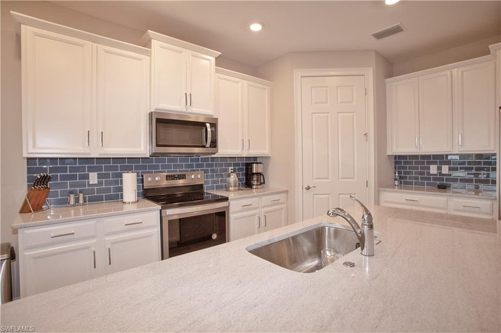 28104 Seasons Tide AVE BONITA SPRINGS, FL 34135