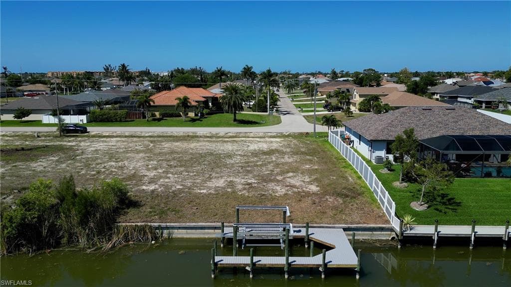 2201 SW 17th PL CAPE CORAL, FL 33991