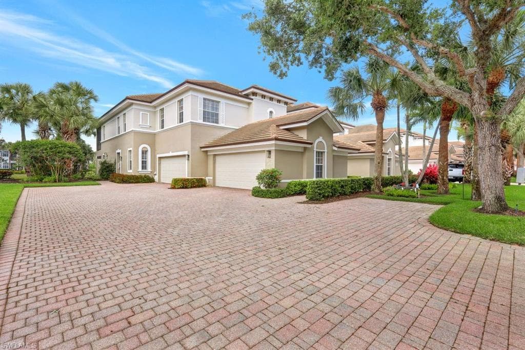 10085 Valiant CT 101 MIROMAR LAKES, FL 33913