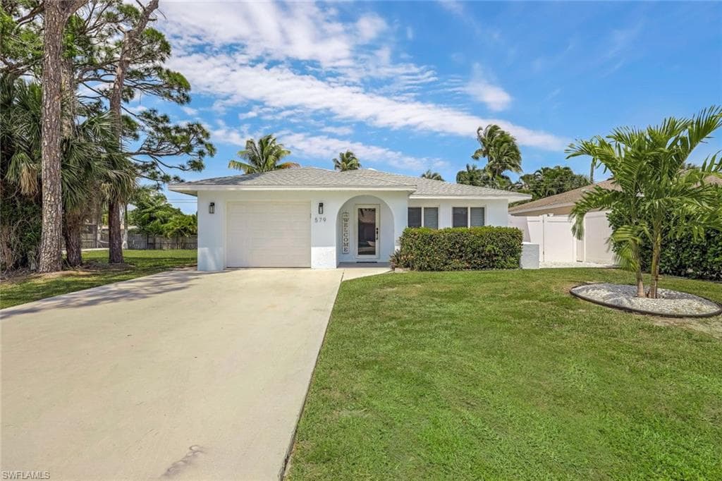 579 103rd AVE N NAPLES, FL 34108