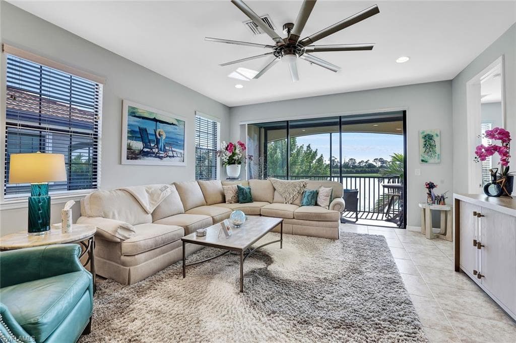 26213 Palace LN 201 BONITA SPRINGS, FL 34135