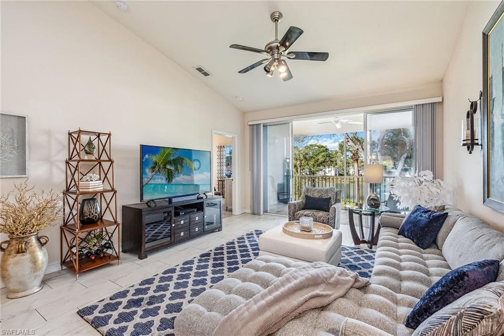 675 Luisa LN 2 NAPLES, FL 34104