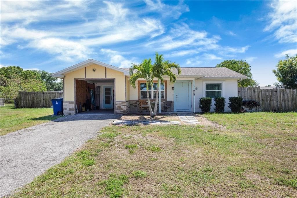 425 Morgan CIR S LEHIGH ACRES, FL 33936