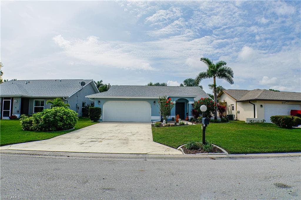 13230 heather ridge LOOP FORT MYERS, FL 33966
