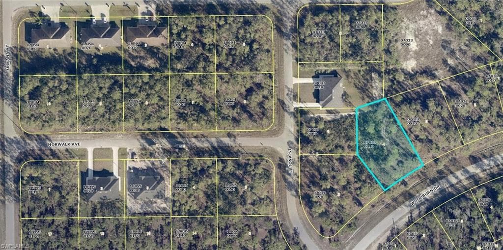 274-276 Woodburn DR LEHIGH ACRES, FL 33972